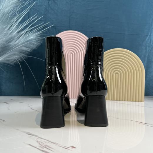 IUIU SECOND 秋冬时尚拉链元素粗跟短靴 商品图3