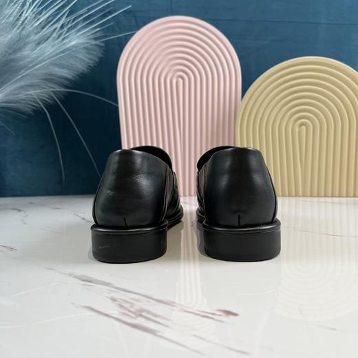 IUIU 春夏冲孔网眼真皮休闲深口女单鞋 商品图7