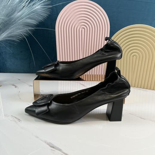 IUIU时装粗跟单鞋 商品图5