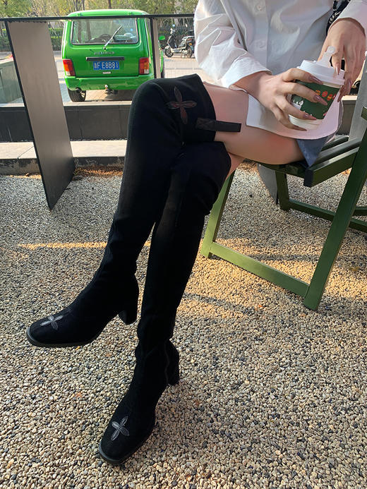 【大货孤品，不退不换】羊猄绒长靴过膝高筒靴粗跟 跟高7CM 商品图4