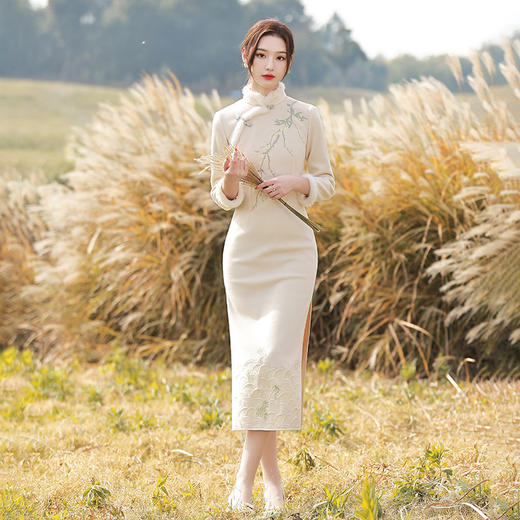 LB-1137 旗袍女冬季2021年新款年轻款改良米白色毛呢冬款加厚素雅国风 商品图1