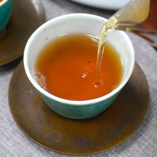 【珍藏品】2003年国营黎明茶厂勐海千年乔木古茶普洱茶老生茶干仓珍藏品 经典标杆老生茶 一片400克   单片一片的价格 商品图9