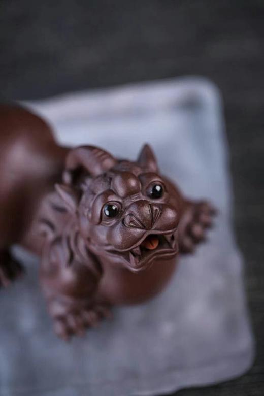 觅财貔貅.尺寸:长15cm  宽10cm  高9cm  泥料:原矿紫泥 商品图4