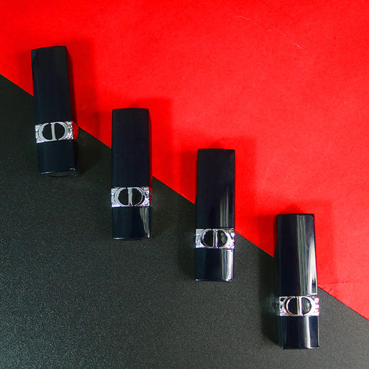 【DIOR迪奥列艳蓝金口红四件套盒】迪奥列艳蓝金唇膏小样口红4件套1.5g*4支  999丝绒+840丝绒+720丝绒+772哑光 商品图4