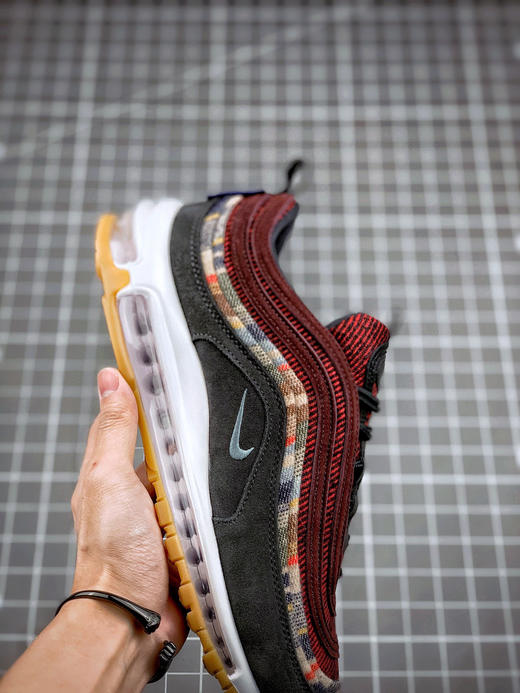NK Air Max 97 NK BY 琛
97子弹灰红灯芯绒 商品图7