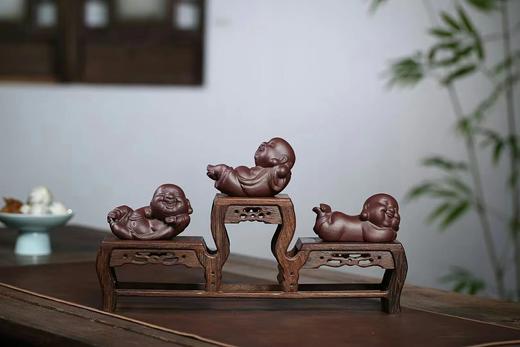 开心罗汉可做笔架 尺寸:长9cm  宽5cm  高5cm！   泥料:原矿老紫泥 商品图0