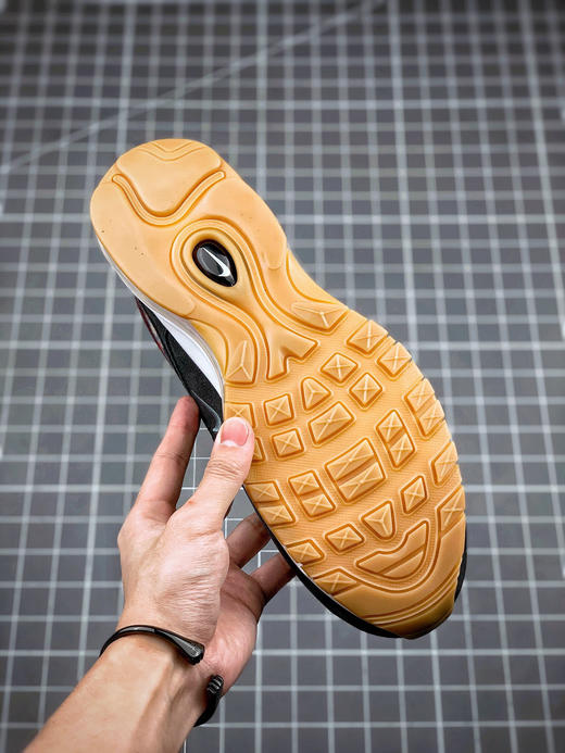 NK Air Max 97 NK BY 琛
97子弹灰红灯芯绒 商品图6