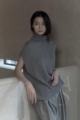 Mark Kenly Domino Tan 棕褐色/浅灰色/深灰色KORA无袖高领针织背心