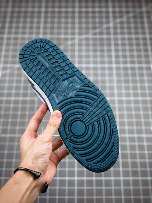 Air Jordan 1 Mid 黑曜石 商品图6