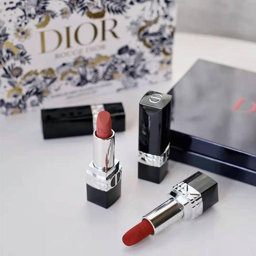 【DIOR迪奥列艳蓝金口红四件套盒】迪奥列艳蓝金唇膏小样口红4件套1.5g*4支  999丝绒+840丝绒+720丝绒+772哑光 商品图13