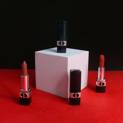 【DIOR迪奥列艳蓝金口红四件套盒】迪奥列艳蓝金唇膏小样口红4件套1.5g*4支  999丝绒+840丝绒+720丝绒+772哑光 商品图12