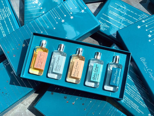 价值1080 欧珑香水5件套礼盒装 香味高级好闻
特殊渠道拿到的香水，直供某东平台的货，z经典的味道每人入手一套！ 商品图0