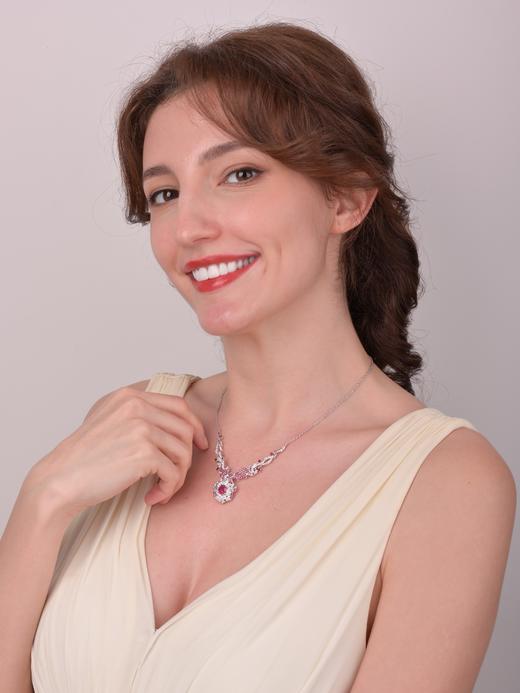 「五行」系列之“火”红宝石钻石项链戒指两戴款
无烧GRS主证鸽血红红宝石2.03克拉，
18k白金19.74克

副石钻石1.5克拉，红宝石1.38克拉 商品图5