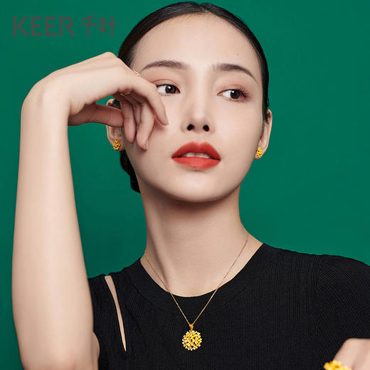 千叶珠宝 三叶草黄金吊坠 足金爱心形花朵系列 无链 32402400333 商品图3