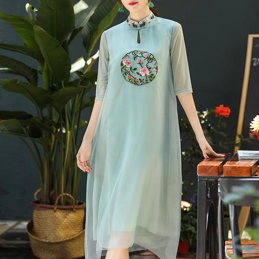 上海旗袍厂KDS-1137春季新款中国风复古立领中袖绣花宽松中长款连衣裙 商品图1