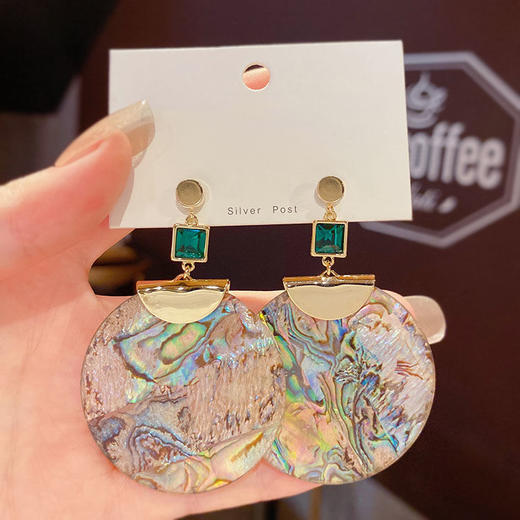 新款潮圆形贝壳耳环女气质时尚大气耳坠个性复古耳饰 商品图3