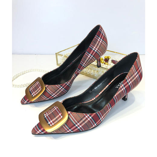 【商场专柜大牌】复古金属扣英伦格纹尖头浅口高跟鞋女单鞋W29CE51001 商品图0