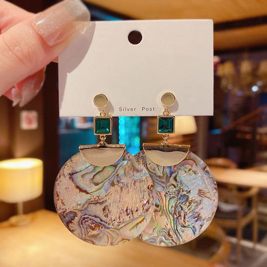 新款潮圆形贝壳耳环女气质时尚大气耳坠个性复古耳饰 商品图4