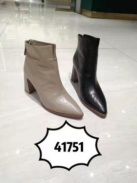 IUIU SECOND 秋冬胎牛皮压纹尖头高跟女靴