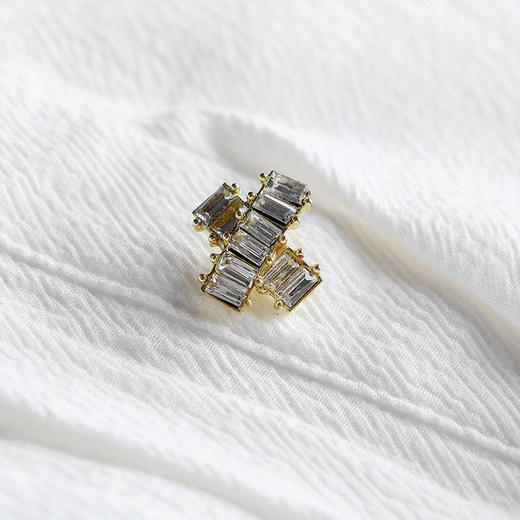 气质通勤，别致荷叶边翻领幸运钻扣衬衫WLZD-2127403 商品图3