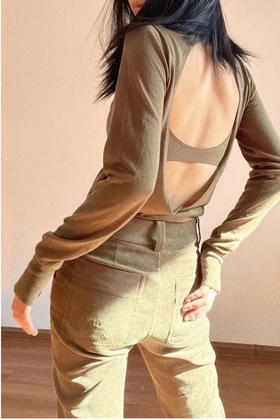 Her Senses｜时装 04-C019-SW ⽺⽑⾼领露背⽑⾐  [ 黑 / 橄榄绿 ]