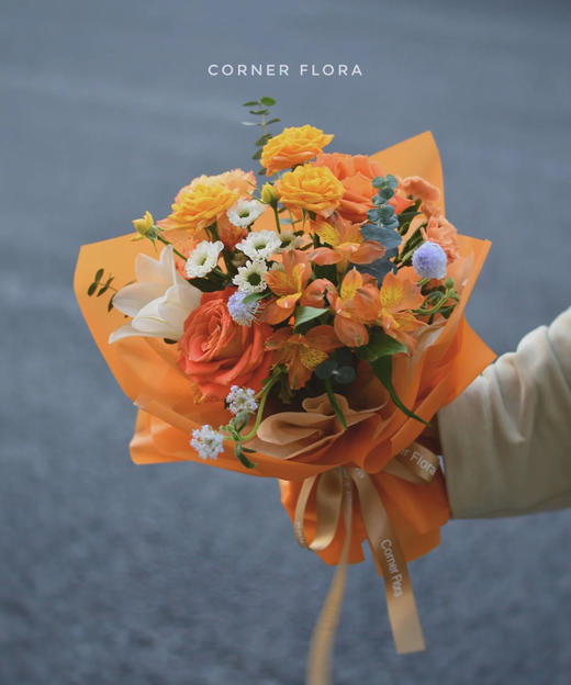 礼品花包装手工费20元（含简易包装纸、花艺师手工费）图片包装仅供参考，以花艺师根据花材实际包装款式为准，介意慎拍！ 商品图1
