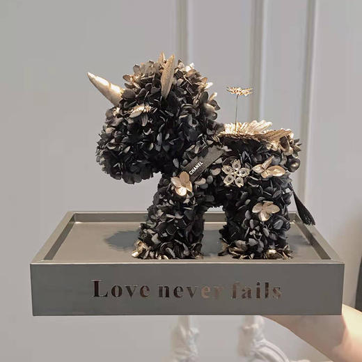 【黑金真爱永恒】黑色独角兽永生花【带礼盒包装】 商品图0