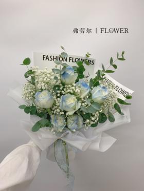 碎冰蓝玫瑰花束