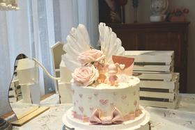 粉色蝴蝶结闺蜜蛋糕