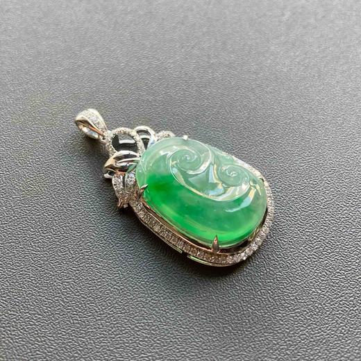 冰种阳绿翡翠辣色如意18k白金钻石镶嵌 商品图0