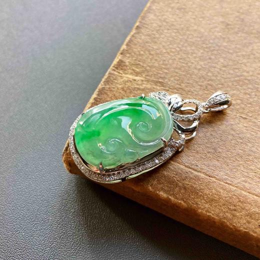 冰种阳绿翡翠辣色如意18k白金钻石镶嵌 商品图2