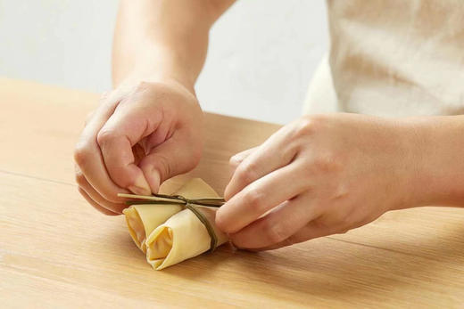 老鸭集的千张包  精选农村自养两头乌土猪为原料，鲜掉眉毛！ 商品图3