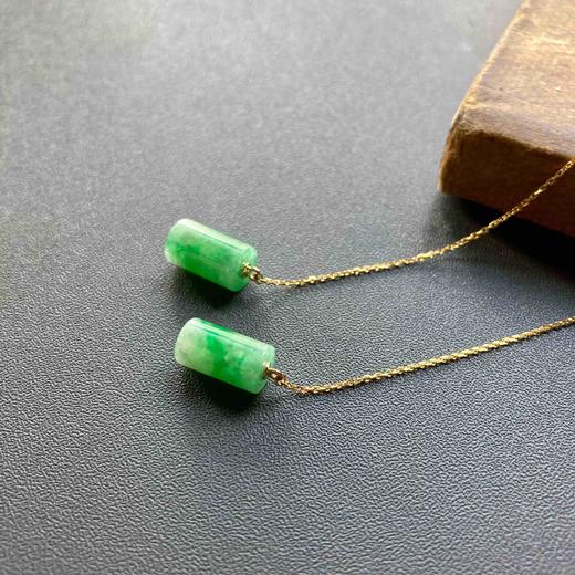 糯冰种阳绿圆柱翡翠耳线18k黄金镶嵌 商品图4