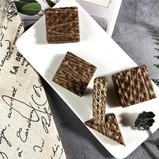 【中欧班列精选】WWJ 俄罗斯进口爱莲巧大头娃娃巧克力榛仁碎威化糖果 250g 商品图9