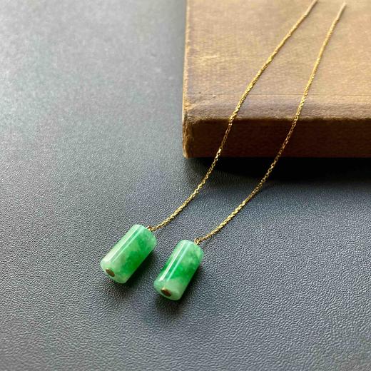 糯冰种阳绿圆柱翡翠耳线18k黄金镶嵌 商品图2