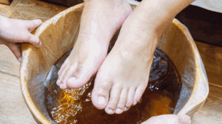 秋冬泡脚 | 天寒地冻有时尽，泡脚祛寒无绝期 