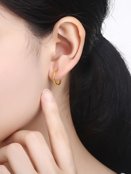 周六福黄金耳饰计价足金素圈光面简约大方耳扣耳环养耳洞官方正品 商品图4