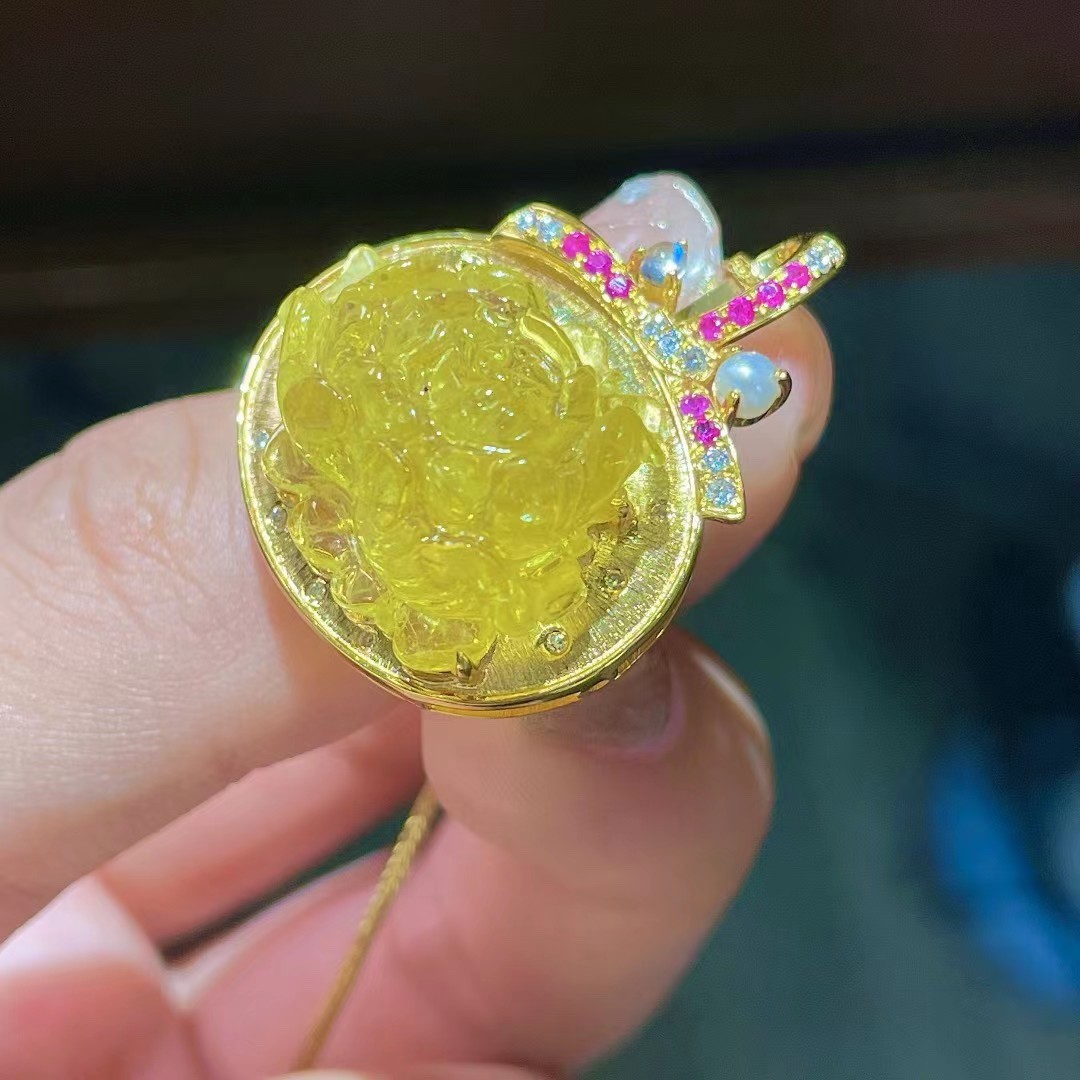 05ct 9.6g天然金丝雀碧玺吊坠