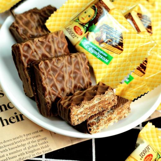 【中欧班列精选】WWJ 俄罗斯进口爱莲巧大头娃娃巧克力榛仁碎威化糖果 250g 商品图2