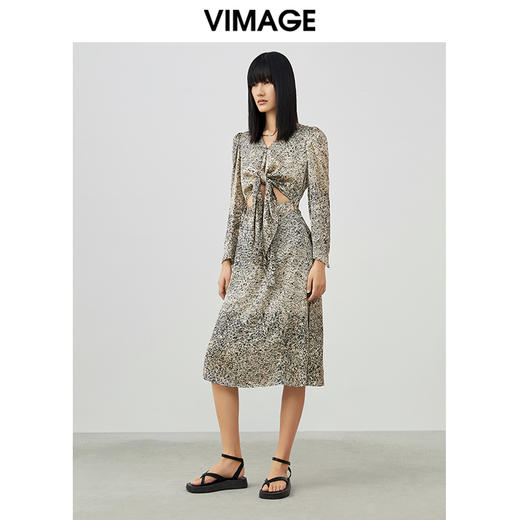 VIMAGE/纬漫纪春季新款100%桑蚕丝修身显瘦设计出众V领印花连衣裙V1707306 商品图1