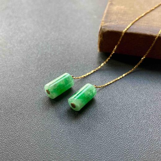 糯冰种阳绿圆柱翡翠耳线18k黄金镶嵌 商品图0