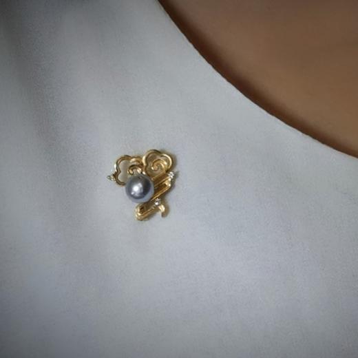 【八千里路云和月】18k金镶嵌真多麻色海水珍珠胸针 商品图3