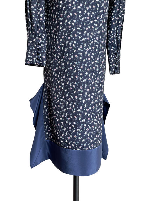 TYNVIE 拼接裙摆V领复古款长袖连衣裙-蓝碎花 商品图5