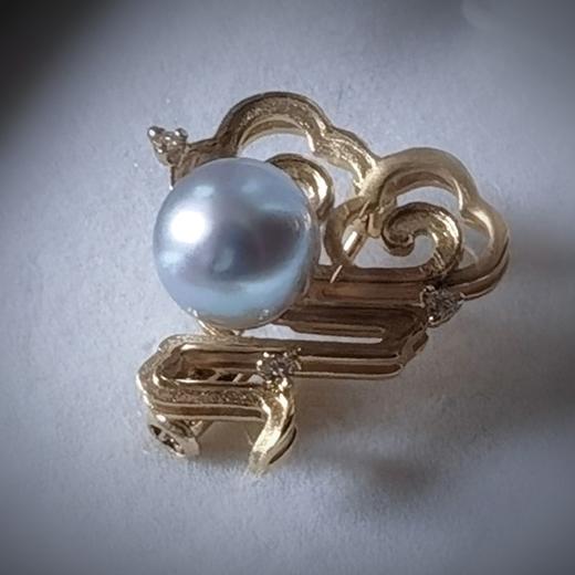 【八千里路云和月】18k金镶嵌真多麻色海水珍珠胸针 商品图0
