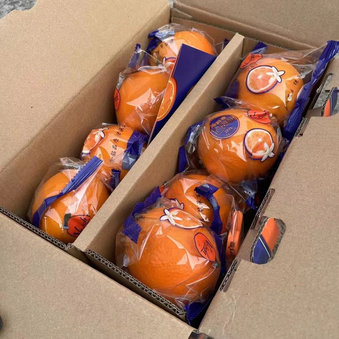 维鲜橙的包装设计上区别于一般的包装 维鲜橙的包装比一般果品更为