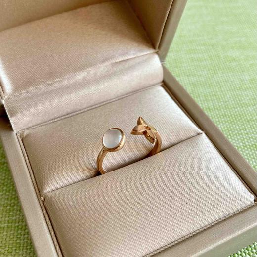 高冰种翡翠蛋面开口笑戒指18k玫瑰金镶嵌 商品图3