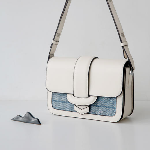 【七夕爆款推荐】饮水鸟囧囧有神系列 非遗侗族手织布牛皮包 商品图3