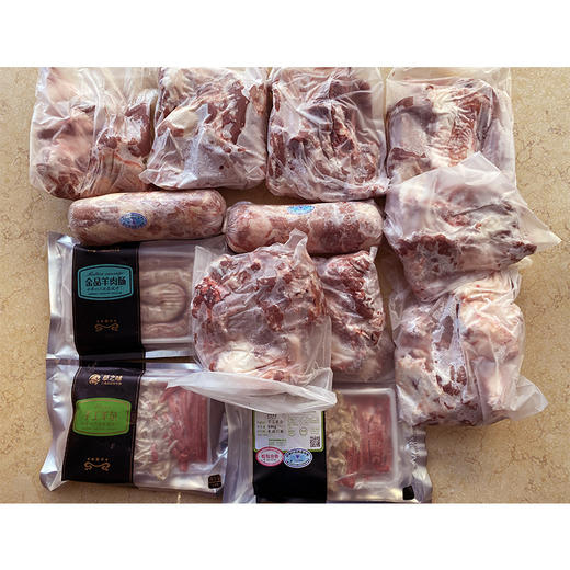 草之味 苏尼特羔羊全羊30斤/已分装/开箱畅享（内含：一袋羊杂、两卷羊肉卷、一袋羊肉肠、八块手把肉） 商品图1