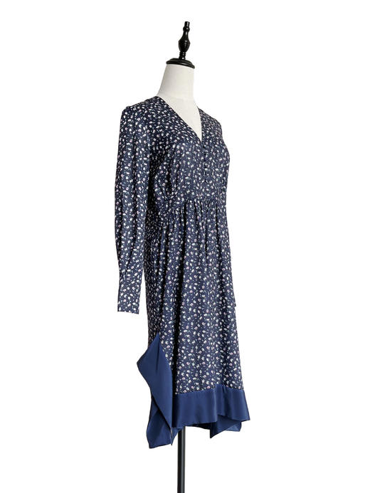 TYNVIE 拼接裙摆V领复古款长袖连衣裙-蓝碎花 商品图2