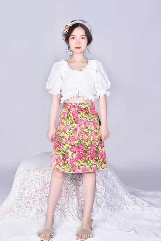 圣三利女装  时尚休闲多彩玫瑰印花半身裙SL121B12 商品图2